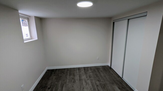 Photo du bâtiment - BRAND NEW 3-BDRM LEGAL APARTMENT FOR RENT IN OSHAWA