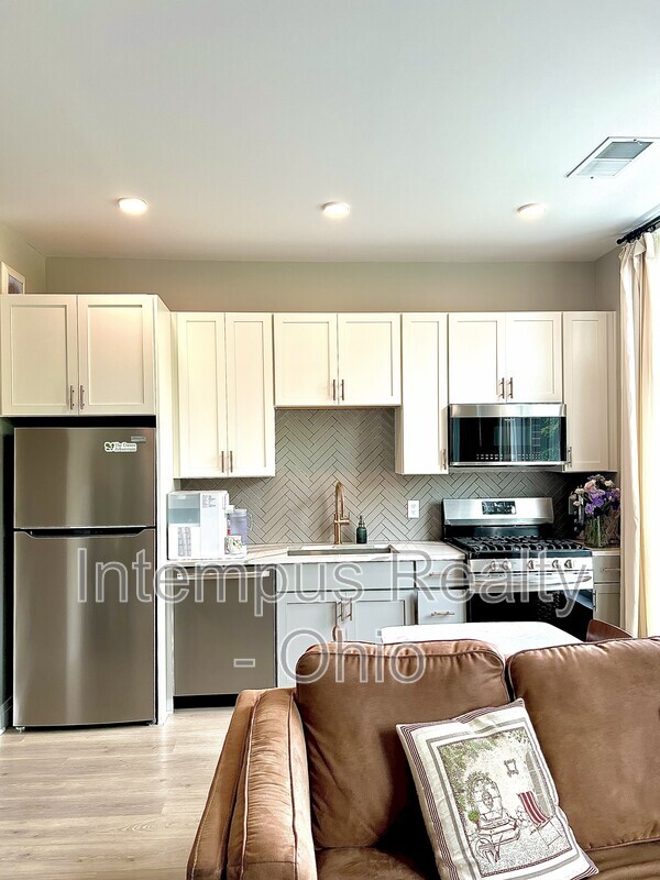 Building Photo - 6633 Dale Dr