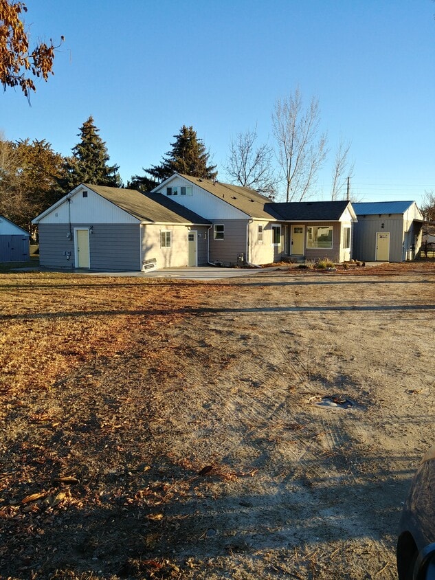 Primary Photo - 325 S Hawthorne Ave