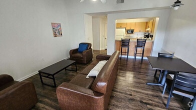Building Photo - 15115 Buckhorn Ct