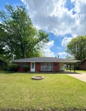 Building Photo - 409 Chickasaw Trail