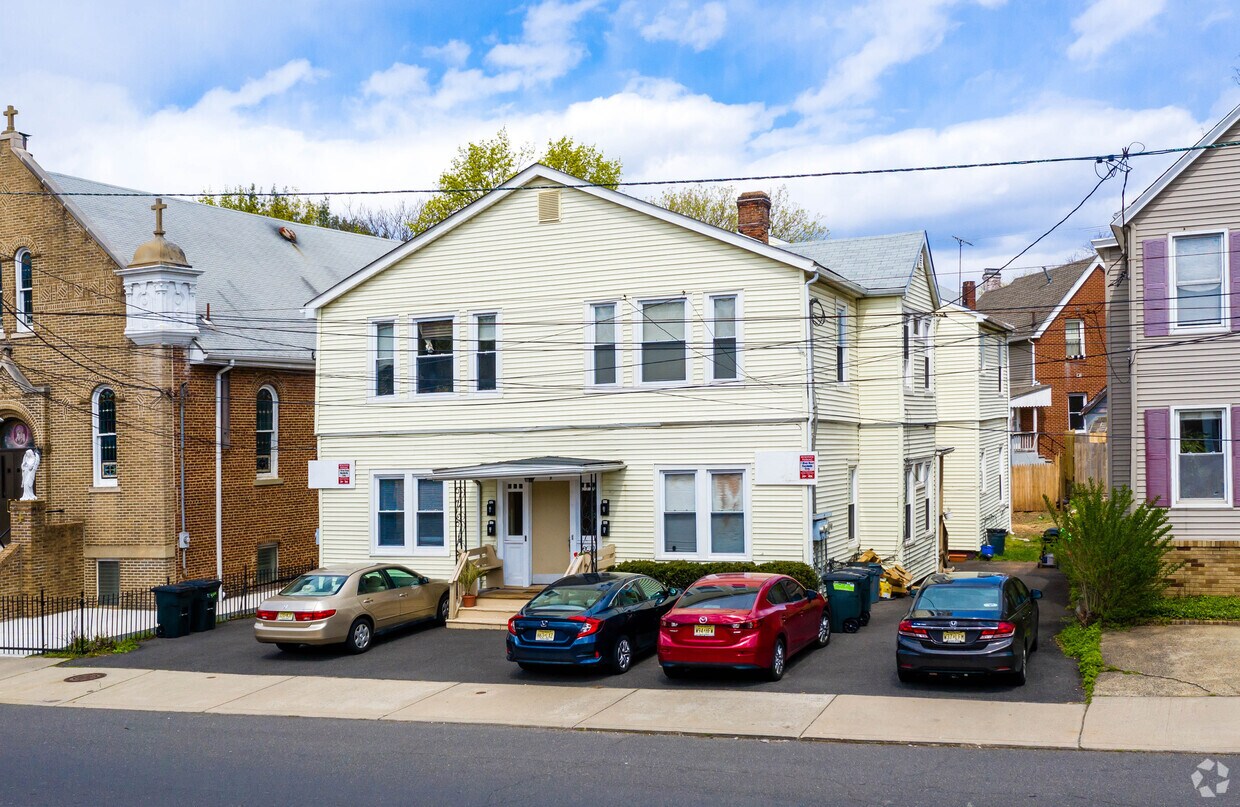 Primary Photo - 7 River Rd
