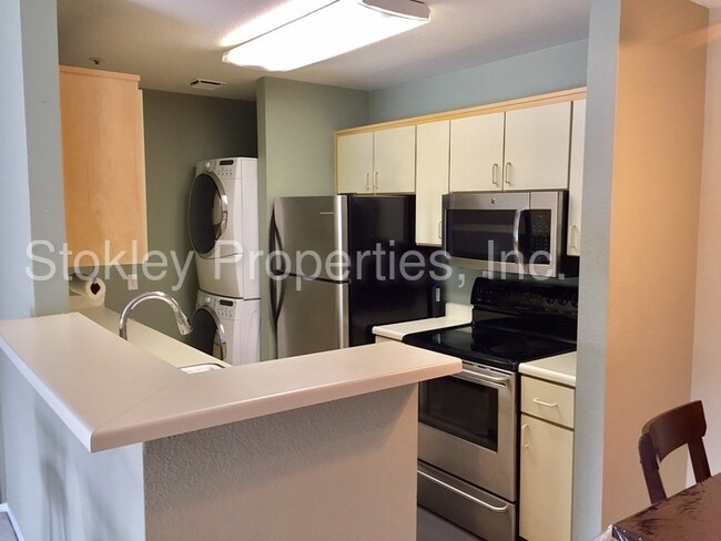 Building Photo - 1410 Bel Air Dr