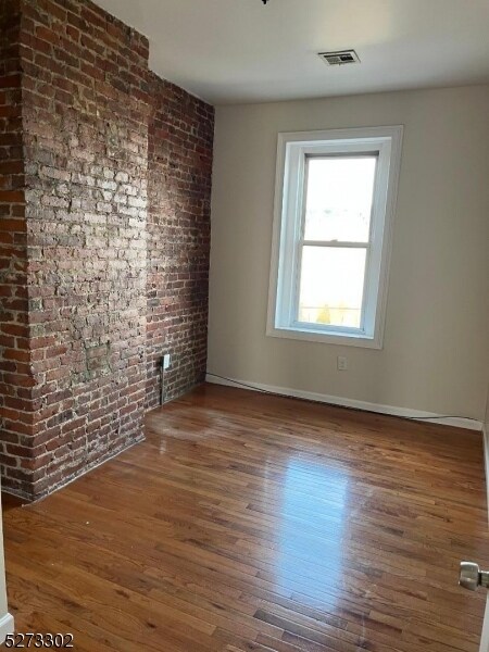 Building Photo - 343 Second St