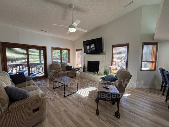 Foto del edificio - 2340 N Plateau Dr