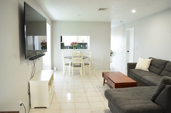 Foto del edificio - 627 SW Jeanne St