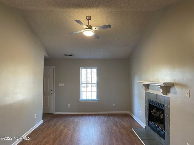 Building Photo - Welcome to Deerfield!