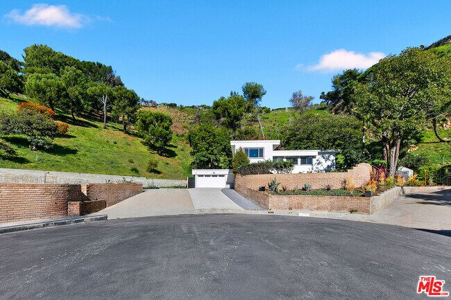 Foto del edificio - 1054 Enchanted Way