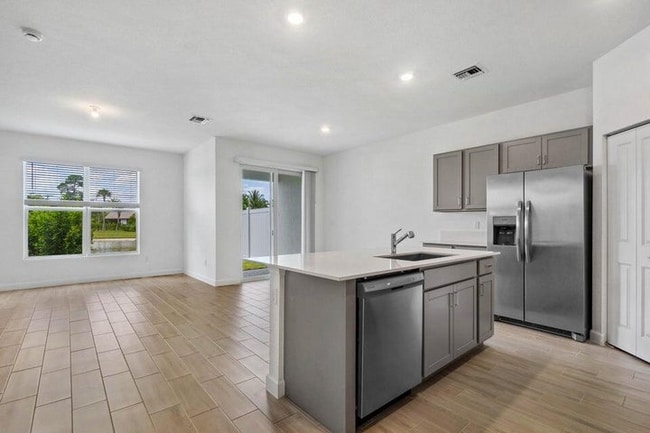 Building Photo - 4159 Lagoon Shore Dr