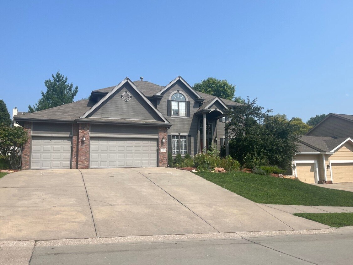 Primary Photo - Home in Omaha for Rent!