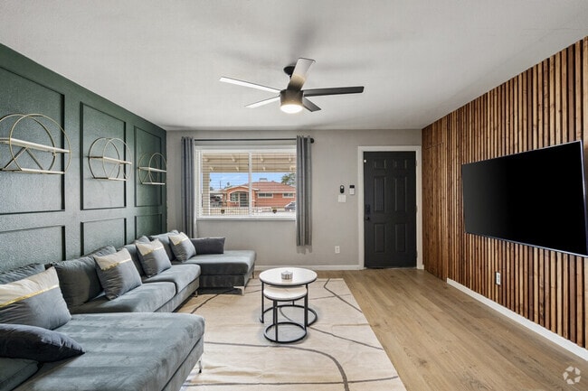 Building Photo - 4127 W Wilshire Dr