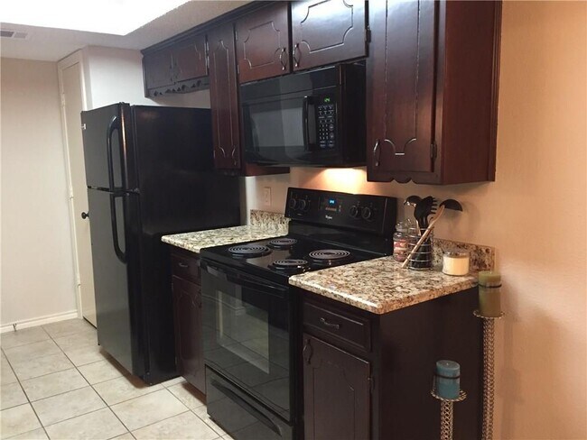 Foto del edificio - 2726 Clear Springs Dr