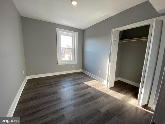 Building Photo - 5861 Cedar Ave