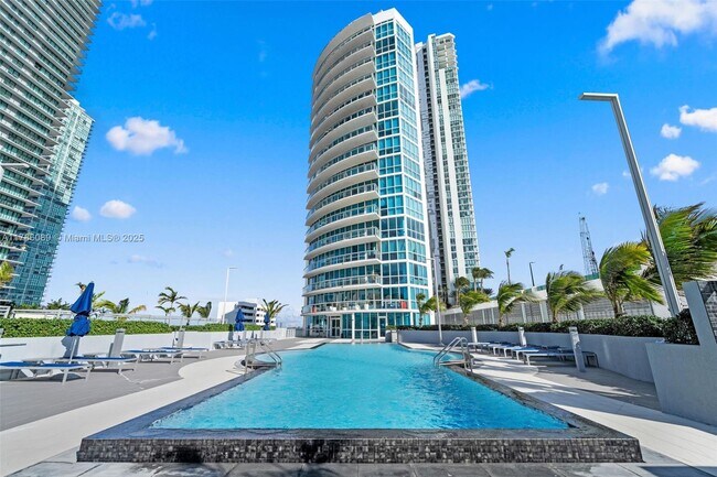 Foto del edificio - 480 NE 30th St