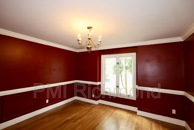 Foto del edificio - 11418 Hardwood Dr