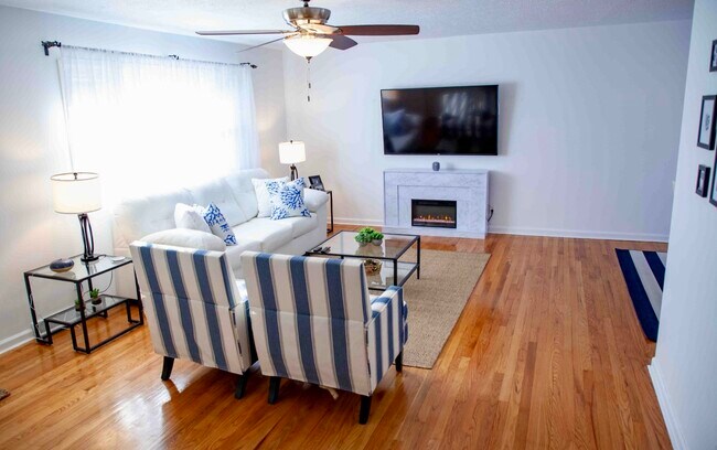 Foto del edificio - 6738 Red Fox Rd