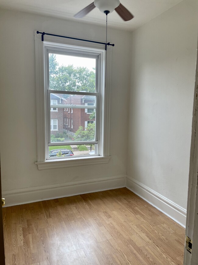 Bonus room taken from the common hallway - 4017 Botanical Avenue