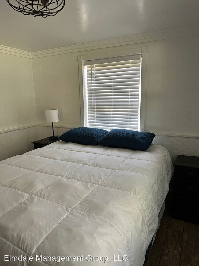 Foto del edificio - 2 br, 1 bath House - 456 Vine St