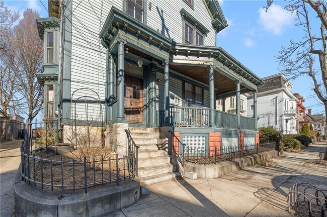 Building Photo - 89 Oak St