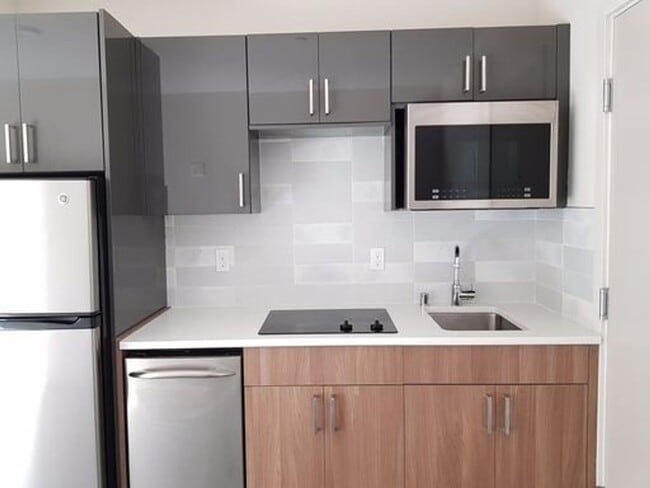 Interior Photo - 741 Harvard Modern studios with w/d in unit!