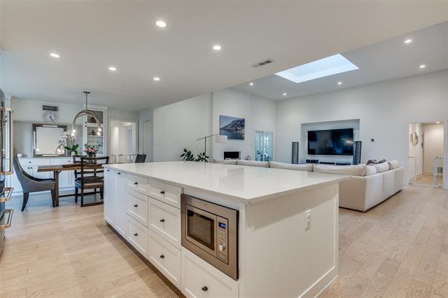 Foto del edificio - 16810 Deer Park Dr