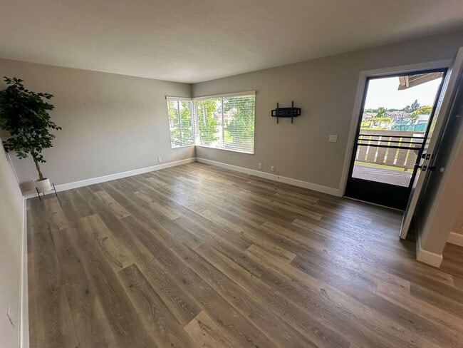 Building Photo - 23 Rockwood