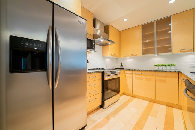 Building Photo - 38 Front St