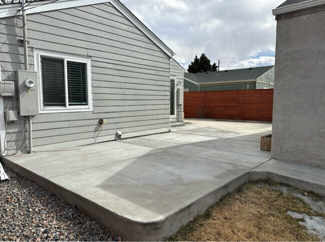 Foto del edificio - 1875 S Raritan St