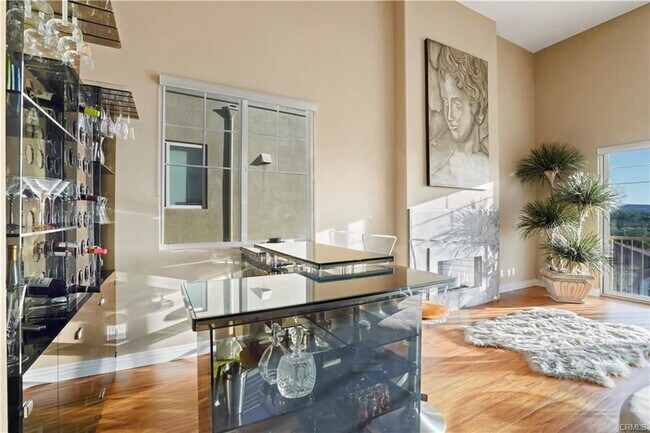 Foto del edificio - 5672 Como Cir