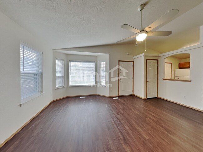 Foto del edificio - 720 W Tern Dr