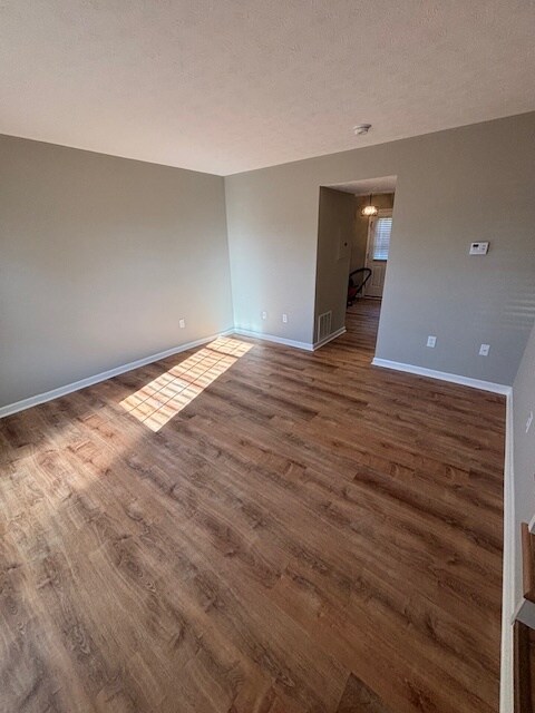 Foto principal - 254 Marcellus Dr