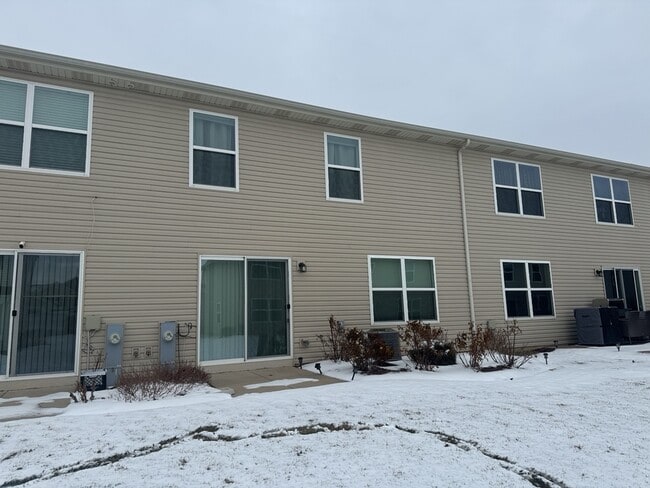 Building Photo - 226 Wildmeadow Ln