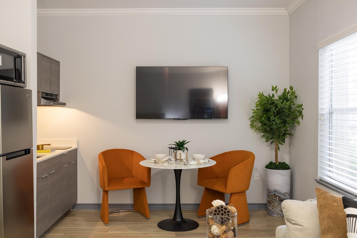 Primary Photo - Valor Hill Apartments