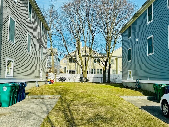 Building Photo - 68 West St