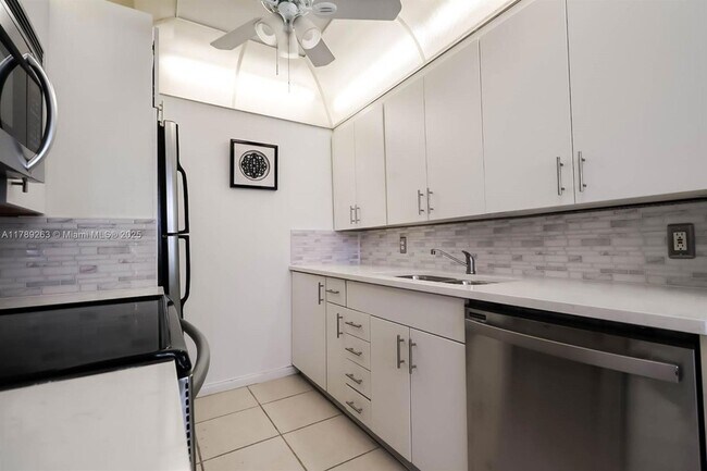 Foto del edificio - 3035 Exeter