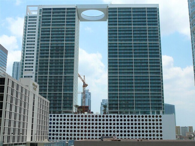 Building Photo - 500 Brickell Ave