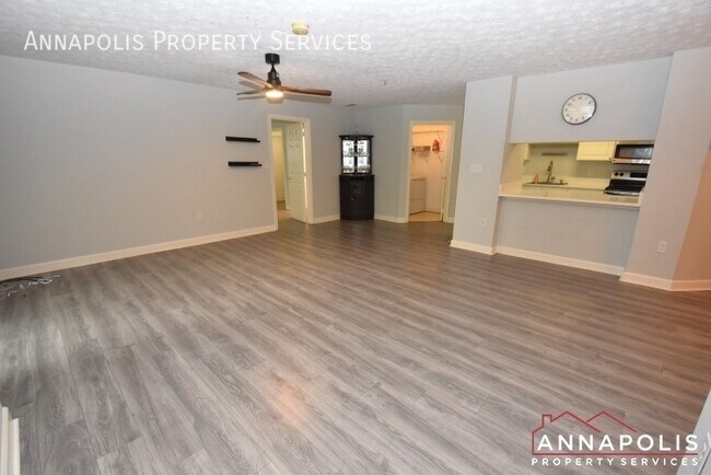 Building Photo - 623 Admiral Dr