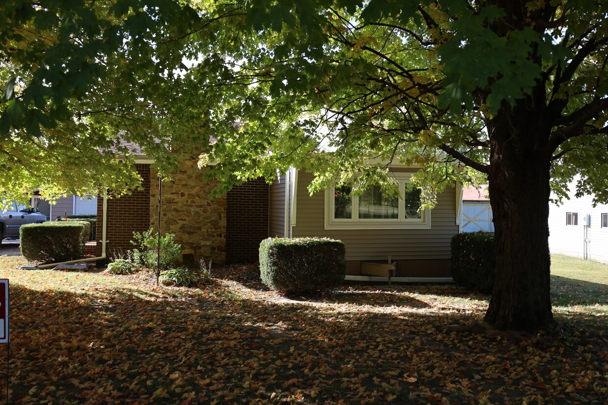 Foto del edificio - 129 W Jefferson St