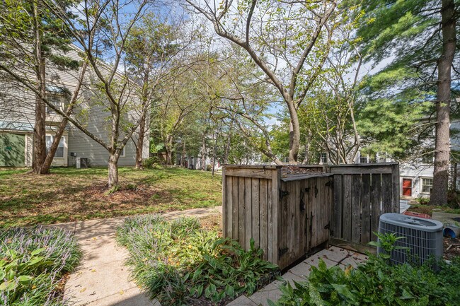 Building Photo - 13913 Highstream Pl