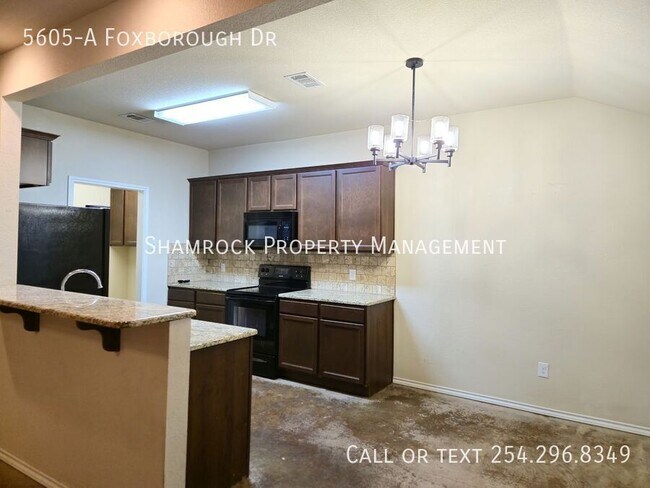 Building Photo - Foxborough addition duplex!