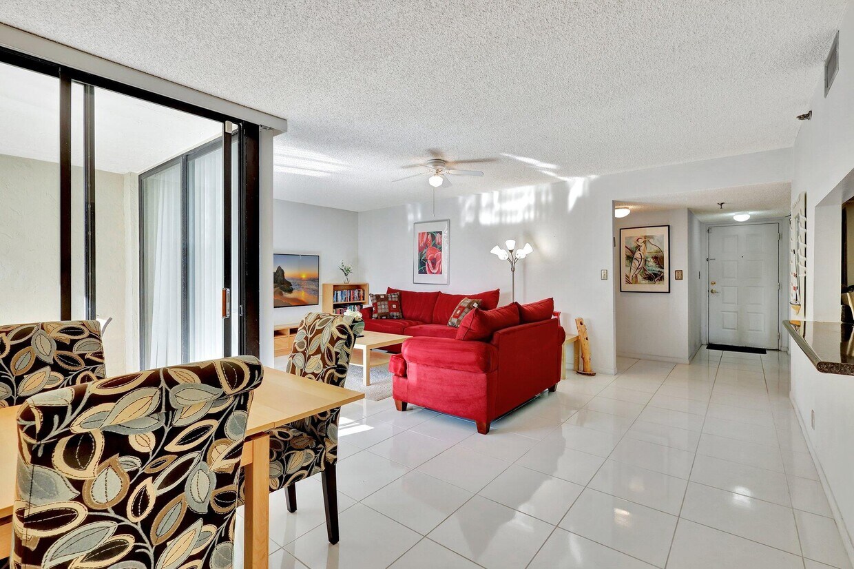 Foto principal - 1915 Lavers Cir