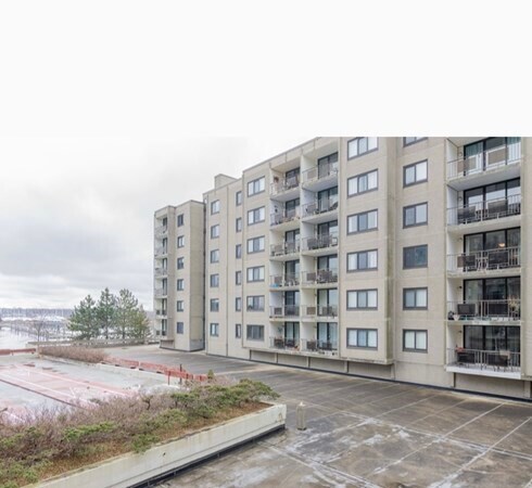 Building Photo - 61 Broad Reach