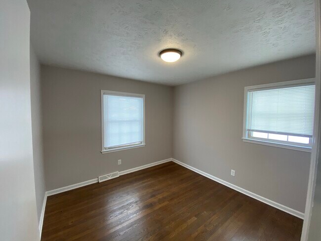 Building Photo - 4058 Foxe Basin Rd