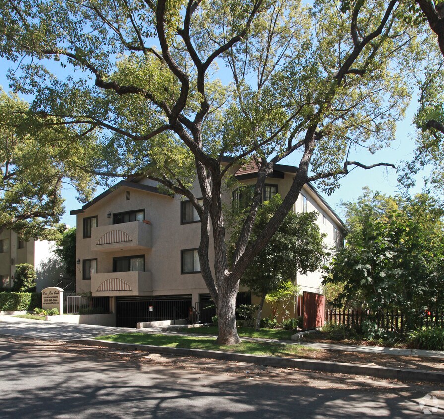 Primary Photo - 430 E San Jose Ave