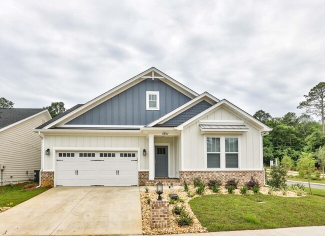 Building Photo - 2404 Sweet Valley Hts