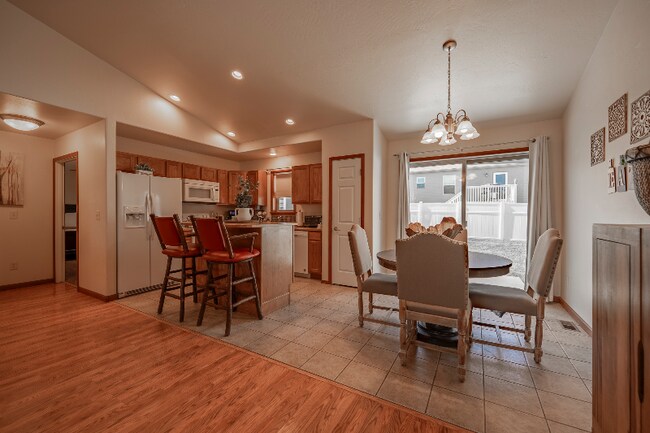 Foto del edificio - 807 Nebula St