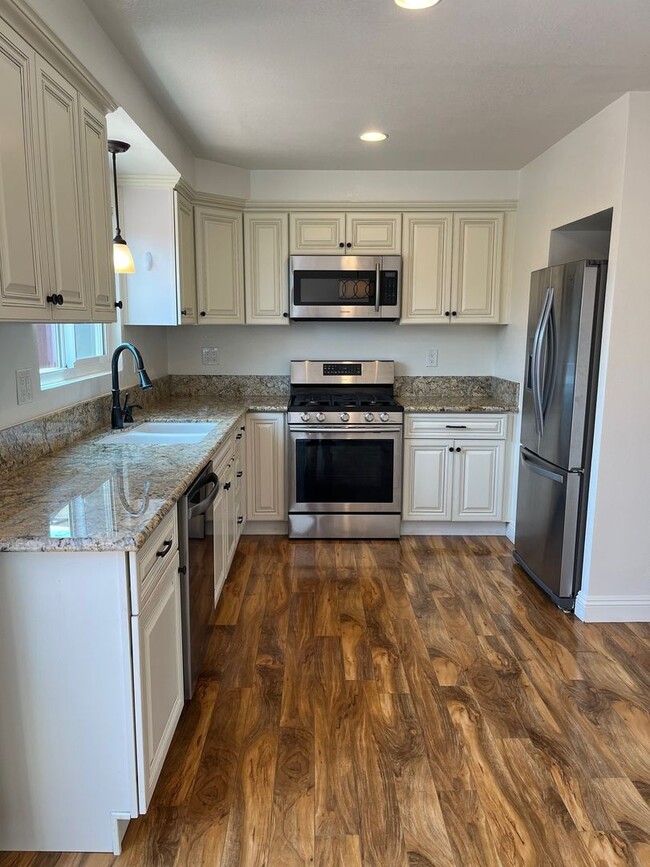 Building Photo - Welcome to the Rossmoor Town Houses, Rossm...