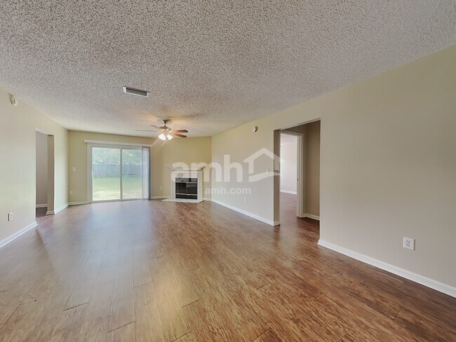 Foto del edificio - 646 English Meadows Ct