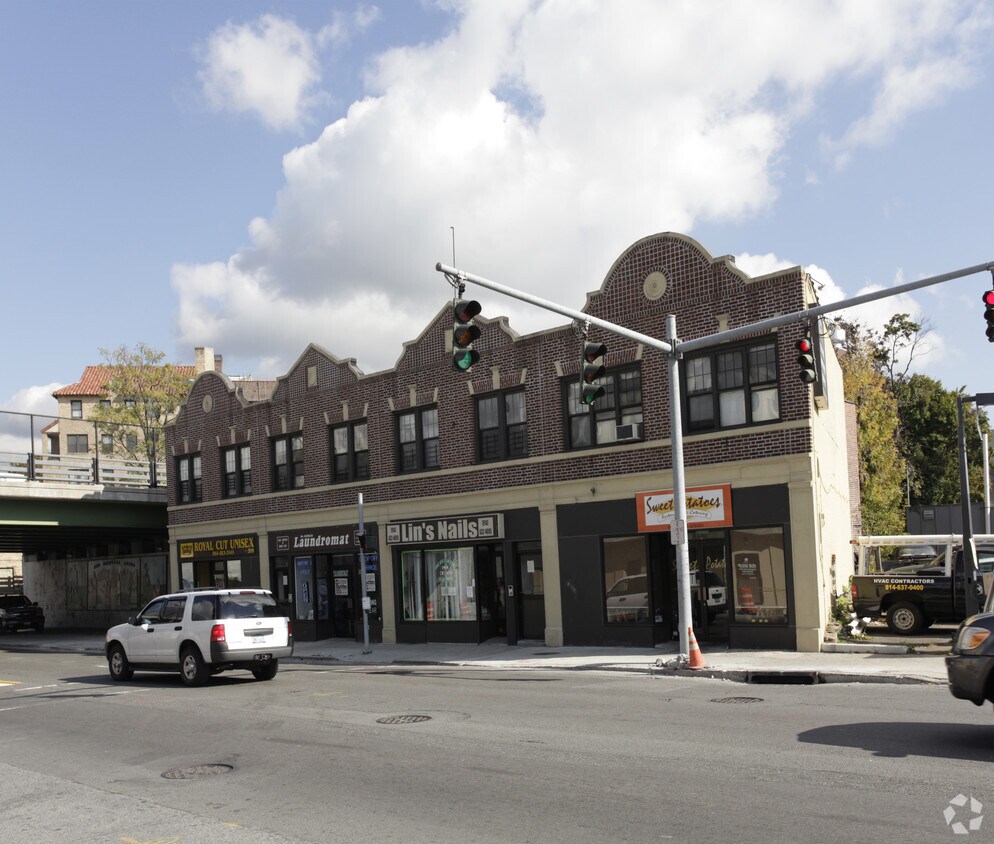 Primary Photo - 393-399 North Ave