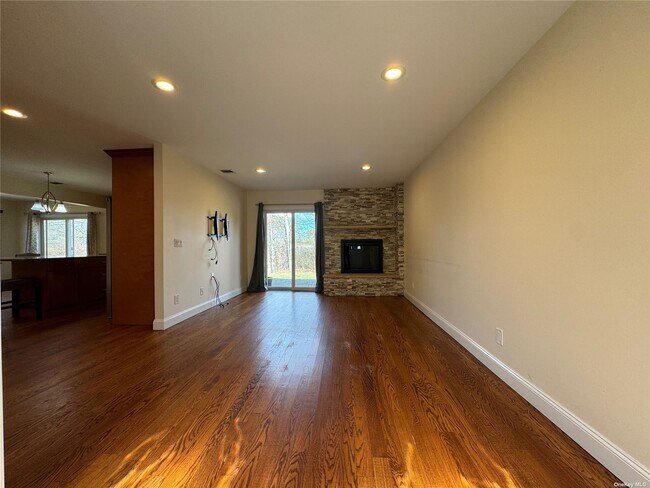 Building Photo - 56 Mill Pond Ln